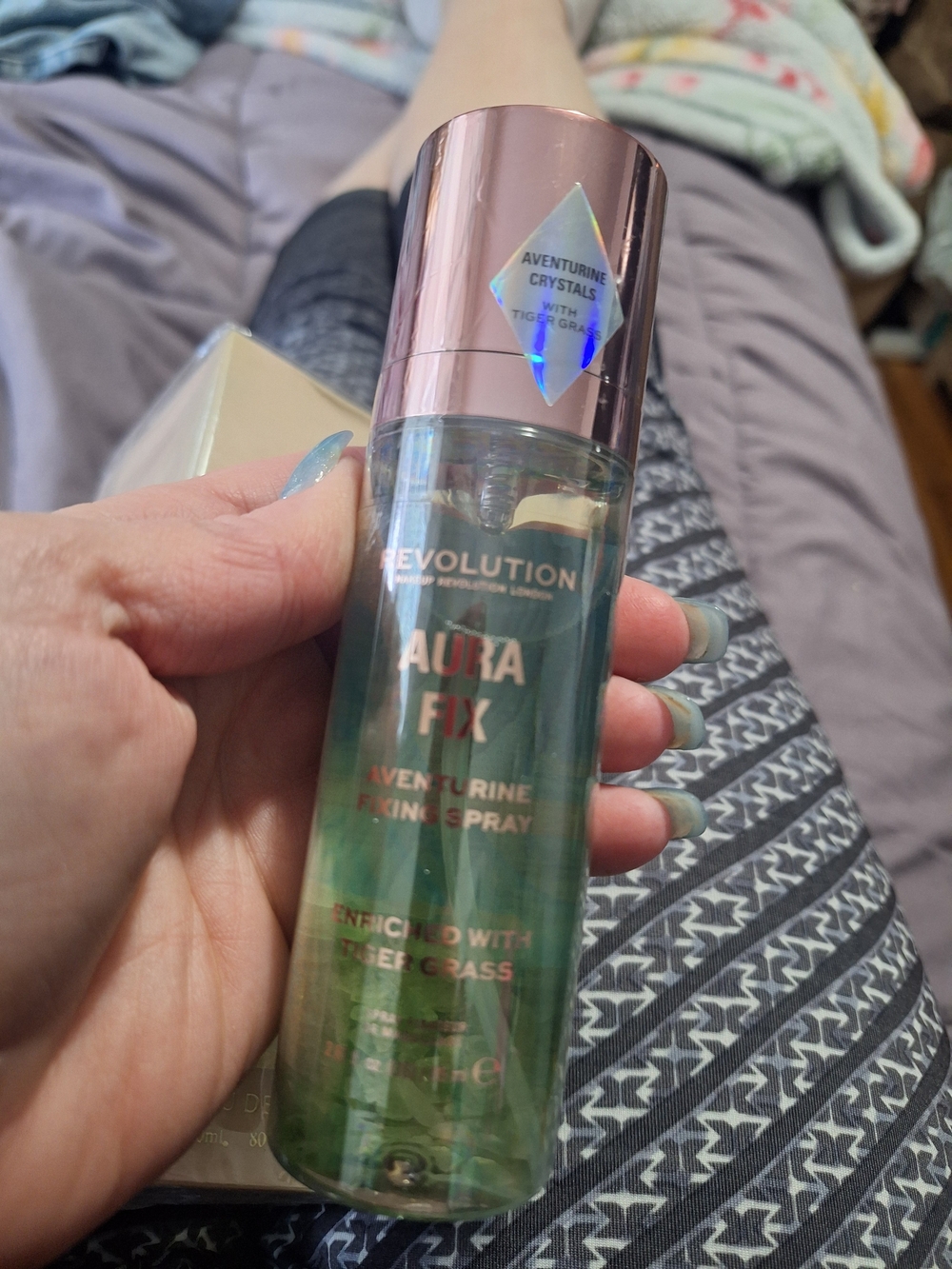 Revolution Aura Fix Aventurine Fixing Spray - Green